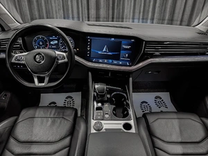 Внедорожник Volkswagen Touareg 2019 года, 4999000 рублей, Красноярск