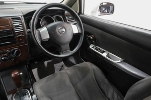 Седан Nissan Tiida Latio 2004 года, 499000 рублей, Новокузнецк