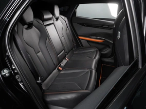 Лифтбек Changan UNI-V 2023 года, 2485000 рублей, Красный Пахарь