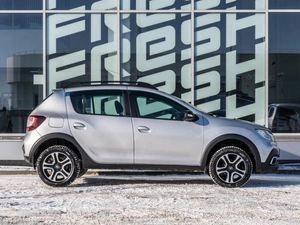 Хетчбэк Renault Sandero Stepway 2020 года, 1200000 рублей, Самара