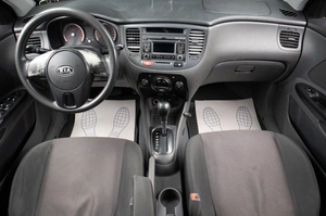 Седан Kia Rio 2010 года, 539000 рублей, Оренбург