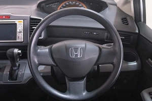 Минивэн Honda Freed 2010 года, 1059000 рублей, Томск