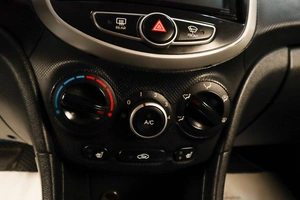 Седан Hyundai Solaris 2012 года, 829000 рублей, Челябинск