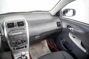 Седан Toyota Corolla 2011 года, 799000 рублей, Пермь