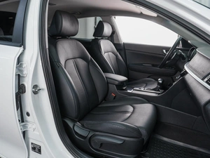 Седан Kia Optima 2019 года, 2369000 рублей, Сургут
