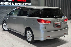 Минивэн Toyota Wish 2010 года, 1297000 рублей, Красноярск