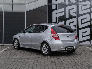 Хетчбэк Hyundai i30 2011 года, 960000 рублей, Краснодар