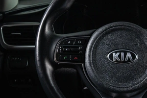 Седан Kia Optima 2018 года, 1899000 рублей, Сургут