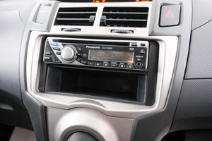Хетчбэк Toyota Vitz 2010 года, 739000 рублей, Красноярск
