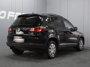 Внедорожник Volkswagen Tiguan 2012 года, 1430000 рублей, Омск