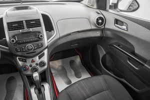 Седан Chevrolet Aveo 2012 года, 549000 рублей, Барнаул