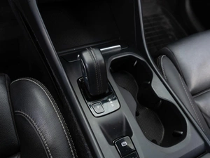 Внедорожник Volvo XC40 2019 года, 2499000 рублей, Саратов
