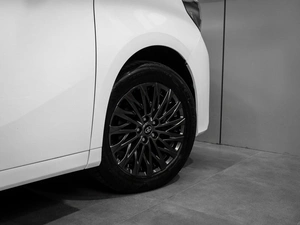 Минивэн Toyota Alphard 2018 года, 4200000 рублей, Тюмень