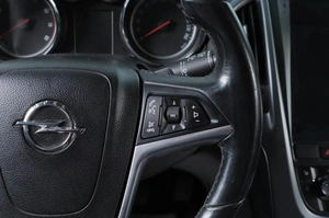 Хетчбэк Opel Astra GTC 2012 года, 799000 рублей, Челябинск
