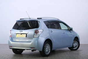Минивэн Toyota Verso 2011 года, 1199000 рублей, Омск