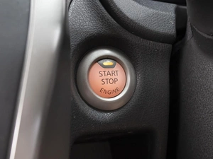 Хетчбэк Nissan Note 2016 года, 1080000 рублей, Омск