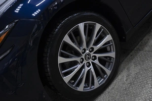 Седан Lexus ES 2019 года, 4030000 рублей, Омск