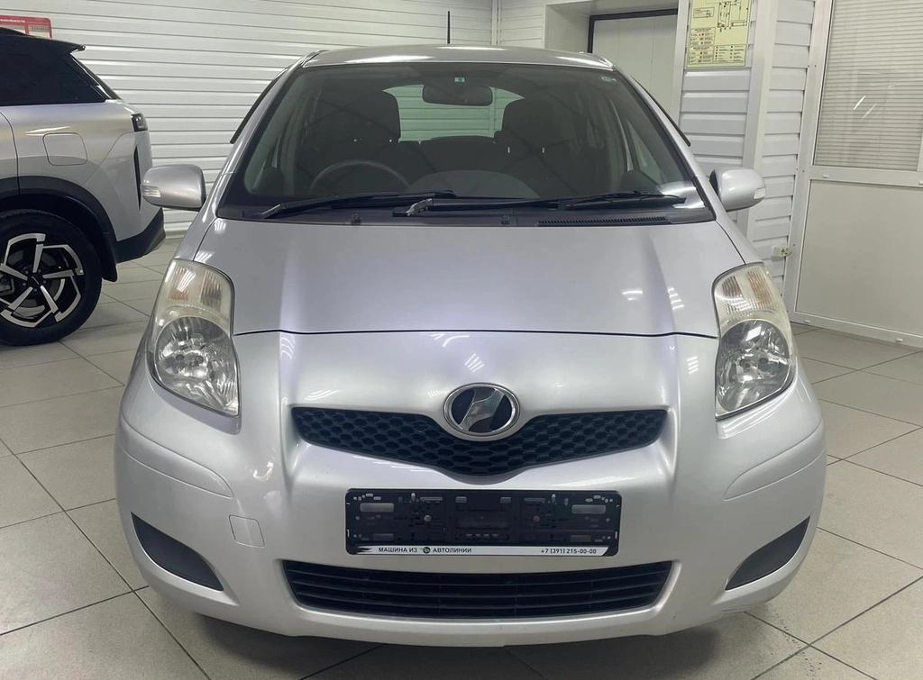 Хетчбэк Toyota Vitz 2008 года, 599000 рублей, Ачинск