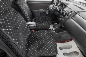 Хетчбэк Nissan Tiida 2012 года, 939000 рублей, Барнаул