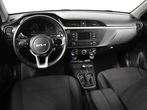 Седан Kia Rio 2021 года, 1724900 рублей, Казань