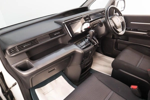 Минивэн Honda Stepwgn Spada 2015 года, 2129000 рублей, Челябинск