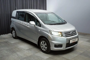 Минивэн Honda Freed 2011 года, 950000 рублей, Красноярск