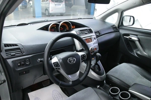 Минивэн Toyota Verso 2010 года, 1008000 рублей, Солонцы