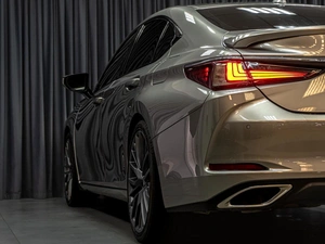Седан Lexus ES 2020 года, 4029000 рублей, Тюмень
