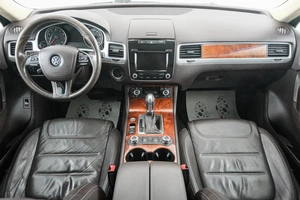 Внедорожник Volkswagen Touareg 2013 года, 1889000 рублей, Красноярск