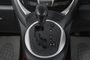 Хетчбэк Toyota Ractis 2014 года, 1299000 рублей, Кемерово