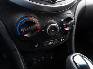 Седан Hyundai Solaris 2015 года, 1359000 рублей, Саратов