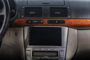 Седан Toyota Avensis 2006 года, 839000 рублей, Томск