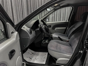 Седан Renault Logan 2006 года, 270000 рублей, Красноярск