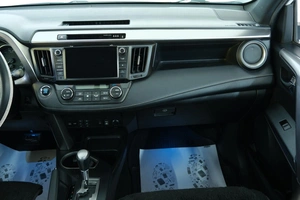 Внедорожник Toyota RAV4 2018 года, 2949000 рублей, Омск