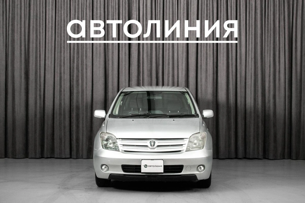 Хетчбэк Toyota Ist 2002 года, 550000 рублей, Красноярск