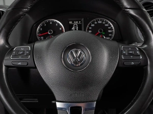 Внедорожник Volkswagen Tiguan 2013 года, 1544000 рублей, Тюмень