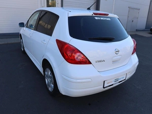 Хэтчбек Nissan Tiida 2013 года, 1310000 рублей, Железногорск