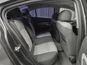 Седан Chevrolet Cruze 2010 года, 635000 рублей, Красноярск