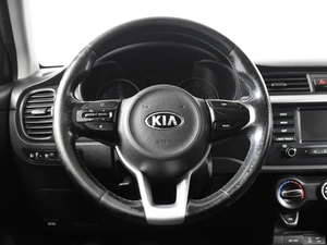 Хетчбэк Kia Rio X-Line 2018 года, 1389900 рублей, Казань