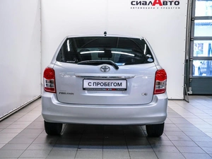 Универсал Toyota Corolla Fielder 2010 года, 899000 рублей, Красноярск
