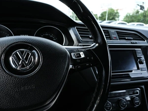 Внедорожник Volkswagen Tiguan 2017 года, 2299000 рублей, Волгоград