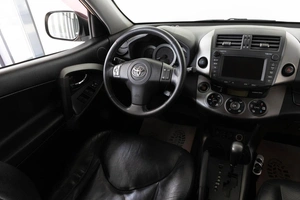 Внедорожник Toyota RAV4 2011 года, 1649000 рублей, Красноярск