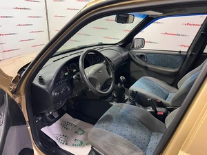 Внедорожник Chevrolet Niva 2004 года, 355000 рублей, Красноярск