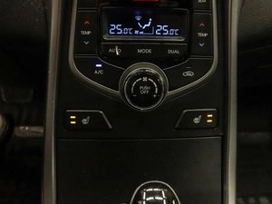 Седан Hyundai Elantra 2013 года, 1099000 рублей, Красноярск