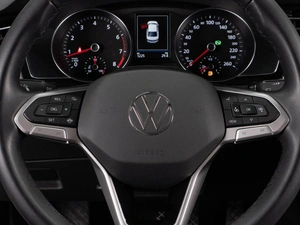 Седан Volkswagen Passat 2022 года, 3690000 рублей, Тюмень