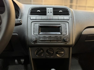 Седан Volkswagen Polo 2015 года, 797000 рублей, Красноярск