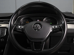 Универсал Volkswagen Passat 2016 года, 1570000 рублей, Омск