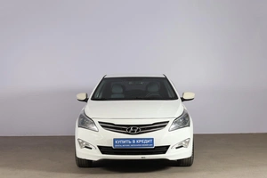 Седан Hyundai Solaris 2014 года, 749000 рублей, Новосибирск