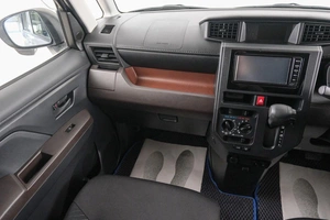 Хетчбэк Toyota Tank 2017 года, 899000 рублей, Красноярск