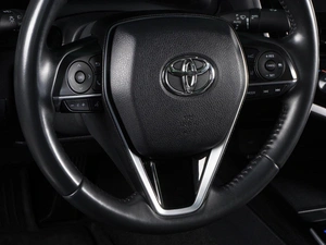 Седан Toyota Camry 2023 года, 3849000 рублей, Красный Пахарь
